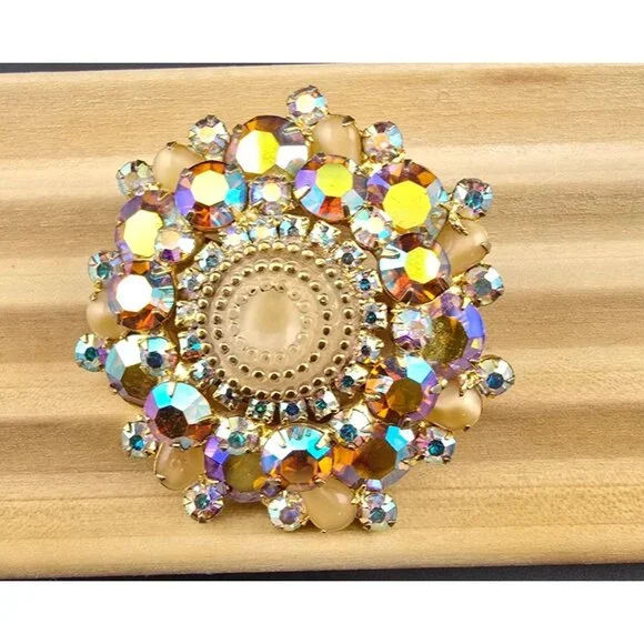 RARE Juliana D&E 2" Birthday Cake Statement Brooch Gold Tone Aurora Borealis - Picture 1 of 12